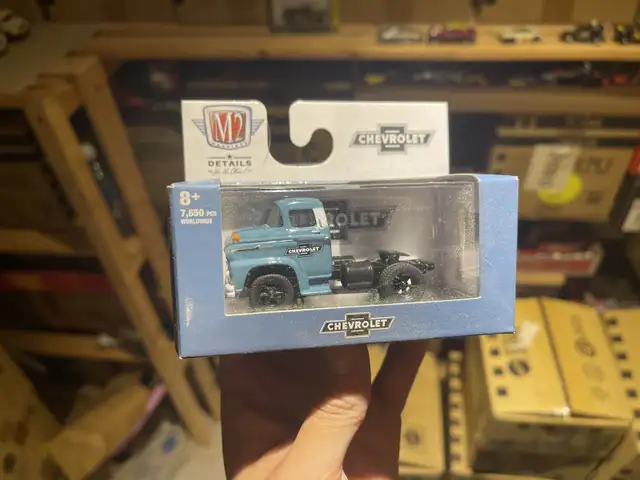 M2 Machines Premium 1958 Chevrolet LCF Spartan 60 Truck blue in Arts & Collectibles in Markham / York Region - Image 2