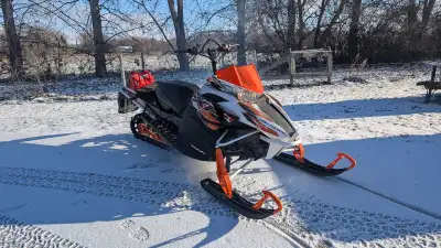 2015 Arctic Cat XF8000 High Country 2100 miles 141" x 2.25" track Fox float shocks OEM low elevation...