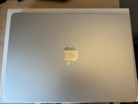 MacBook Air M2 AppleCare+ 100% battery health 
