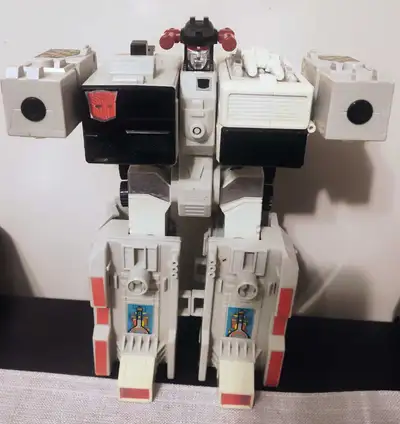 Vintage 1985 Transformers (G1) - Metroplex Toy Figure