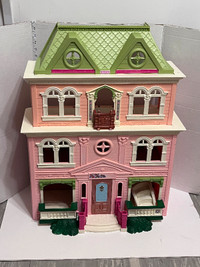 Fisher Price Loving Family Grand Dollhouse Victorian Style 8 bed