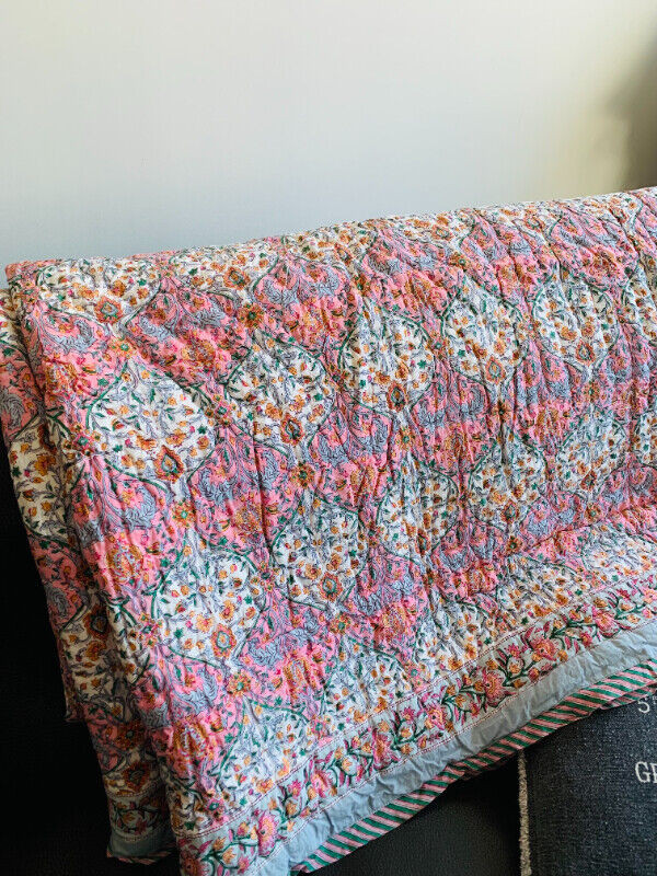 Handmade Cotton Quilt : Christmas Gift in Bedding in Winnipeg