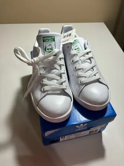  Adidas Stan Smith Women’s Sneakers – Size 5 , View more