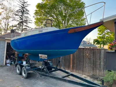 Bayfield 23/25 for sale. Bottom redone with 4 layers interprotec and 3 coats antifouling. All new li...