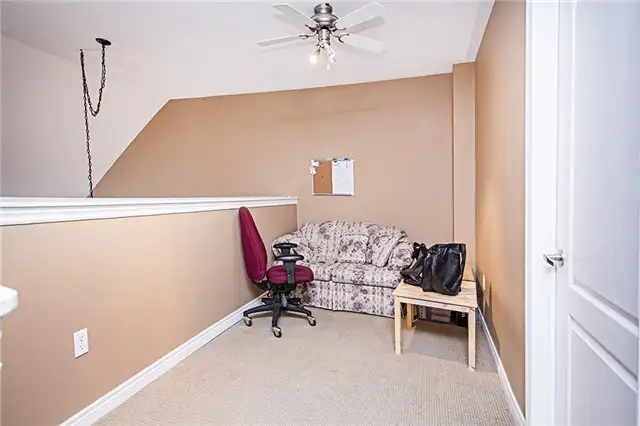 A cozy room for rent is available on the second floor, Oshawa N in Room Rentals & Roommates in Oshawa / Durham Region - Image 4