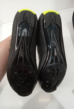 Size 7 "Size 40" -Cycling Lock Bike Shoes- NEW in Clothing in Markham / York Region - Image 4