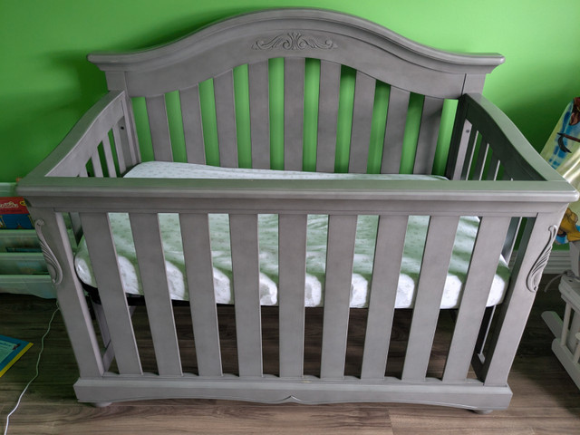 Ensemble de meubles chambre à coucher de bébé // enfants dans Lits et matelas  à Sherbrooke