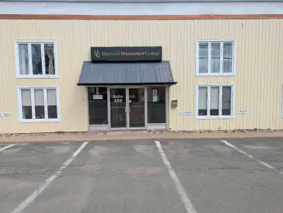 Large multifunctional commercial space of 1650 sq ft on the second floor. Ideal space for office, ca...