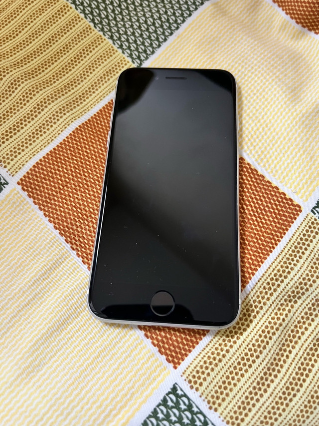 iPhone SE 2 in Cell Phones in Kitchener / Waterloo - Image 2