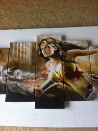 AUTHENTIC WONDER WOMAN ART THEME IN A 5 FRAME RARE COLLECTION