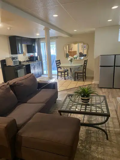 Fully furnished 1 bedroom basement all inclusive laundry separate entrance