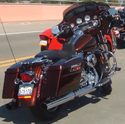 FLHX 2009 Harley Davidson beaucoup de pièce neuve 123,000kilometres