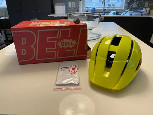 Bell “Sidetrack II” Youth Bicycle Helmet- High Vis- Brand New in Kids in London - Image 2