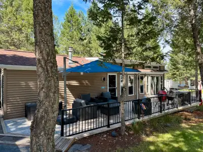 Your Mountain Escape Awaits – Radium Hot Springs, BC Only a short, scenic drive from Calgary, this c...