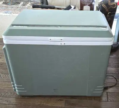 Koolatron 34 Deluxe Cooler/Warmer, View more