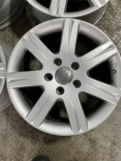 Set of 4 Audi 19inch rims. 19" x 8.5" 5x112bolt pattern Compatible with A4,S4,A5,S5,A6,S6,A8,S8