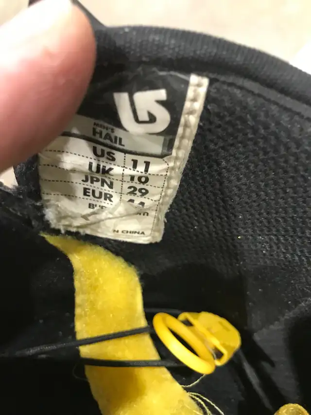 Burton Hail Snowboard Boots (Size 11.0M) in Snowboard in Calgary - Image 6