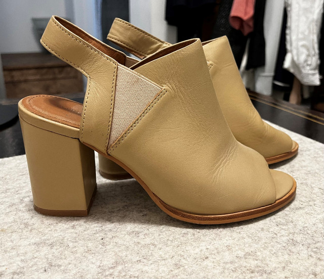 Country Road - 3inch block heel (size 38) in Multi-item in City of Toronto
