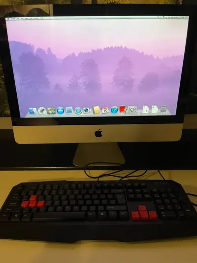 21.4 inch Apple iMac desktop computer, View more
