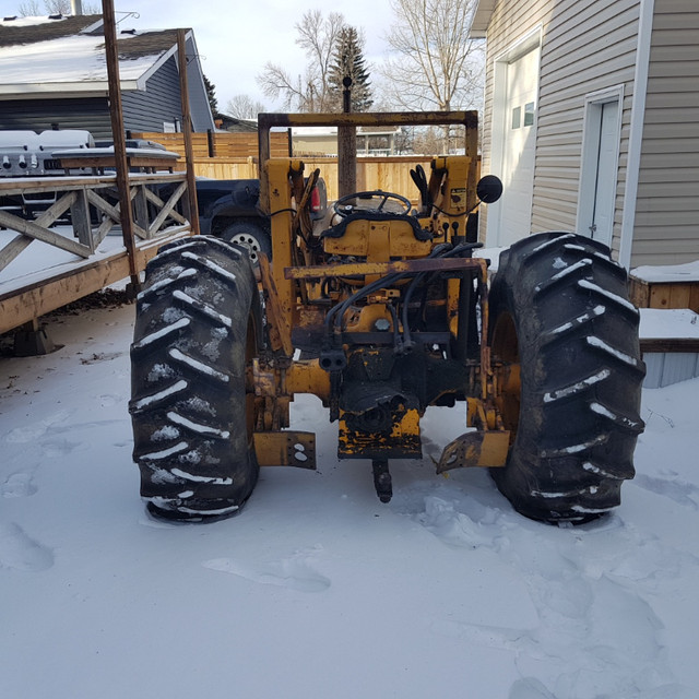 401 JD INDUSTRIAL TRACTOR FOR SALE in Farming Equipment in Regina - Image 4