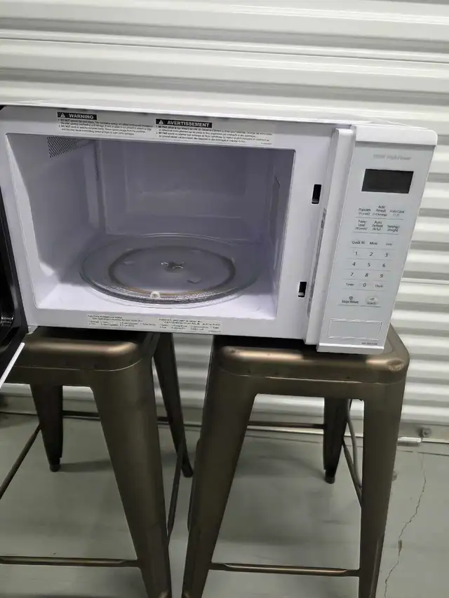 Microwaves in Microwaves & Cookers in City of Halifax - Image 2