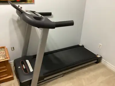 Tempo Treadmill Adjustable speed and incline, Safety key, folds up for storage, in great condition h...