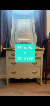 Vintage dresser with Mirror