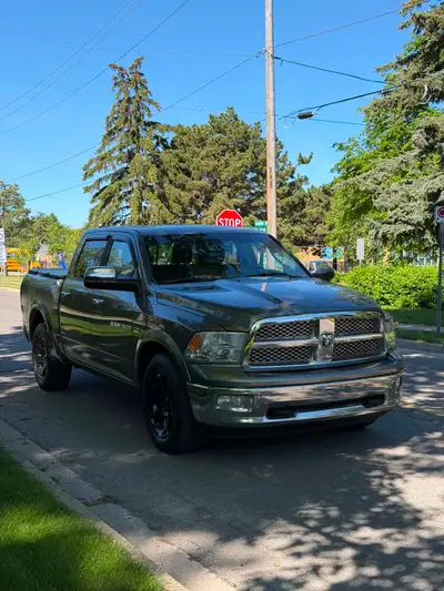 2011 Dodge Ram 1500 Laramie – Full Option Selling my 2011 Dodge Ram 1500 Laramie. Crew Cab Truck run...