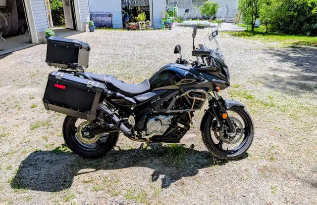 Suzuki V-Strom 650cc adventure motorcycle with cases, mint condi in Street, Cruisers & Choppers in Timmins - Image 3