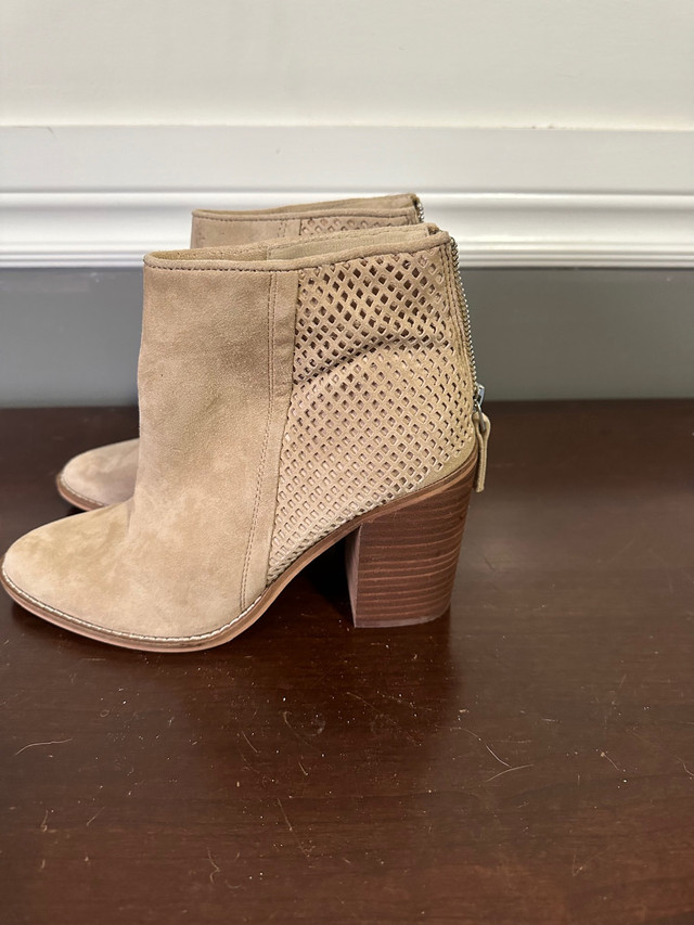 Steve Madden boots  in Women's - Shoes in Barrie - Image 2