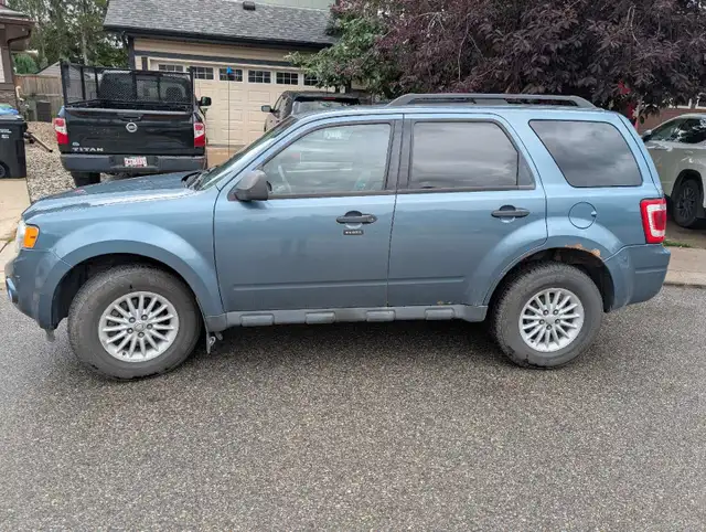 2011 Ford Escape XLT  V6 w/ 4WD63417673145475123