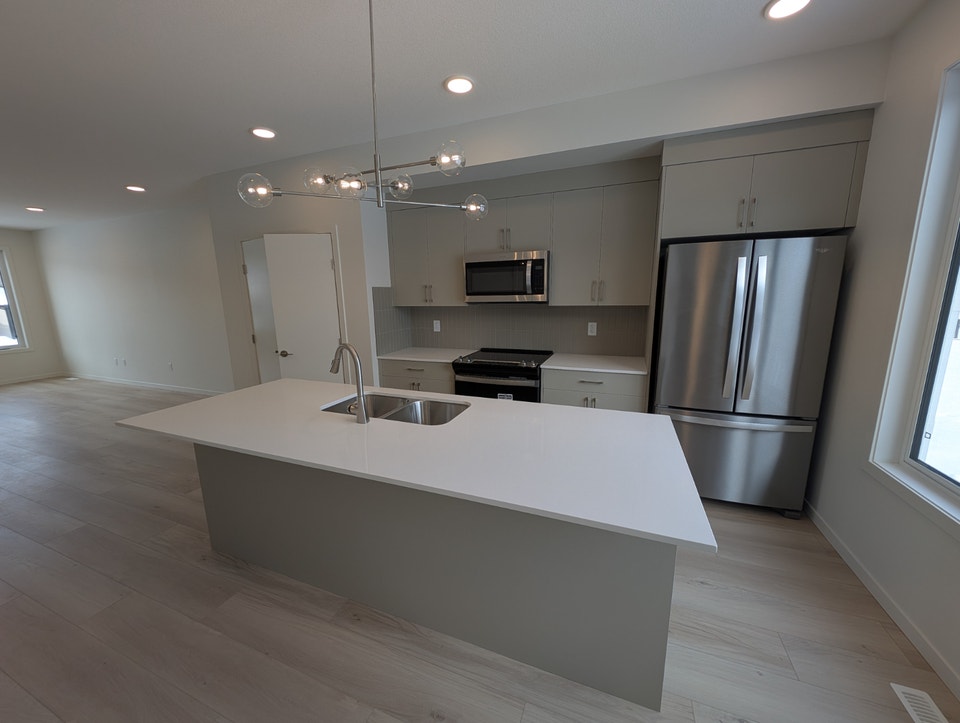 Beautiful Brand new Spacious 3 Bedroom, 2.5 Bath (Main Floor) 5