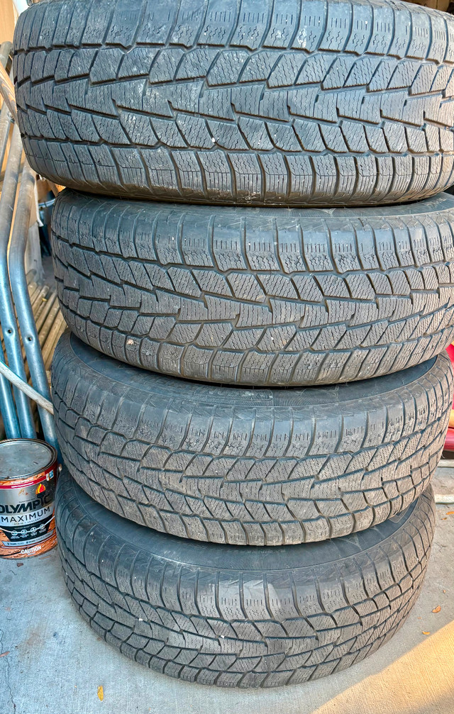 4 Winter Tires with Rims – Good ConditionMotomaster 235/65R17 in Tires & Rims in Gatineau - Image 2