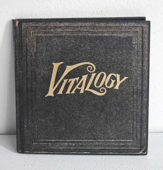 Pearl Jam Cd Compact Disc  in CDs, DVDs & Blu-ray in Laval / North Shore - Image 3