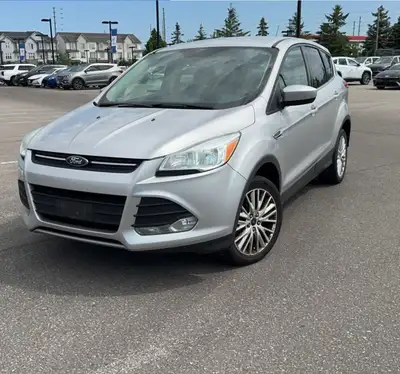 2015 Ford escape, drives great. No accidents at all, check carfax added. $3800+hst Car will be sold...