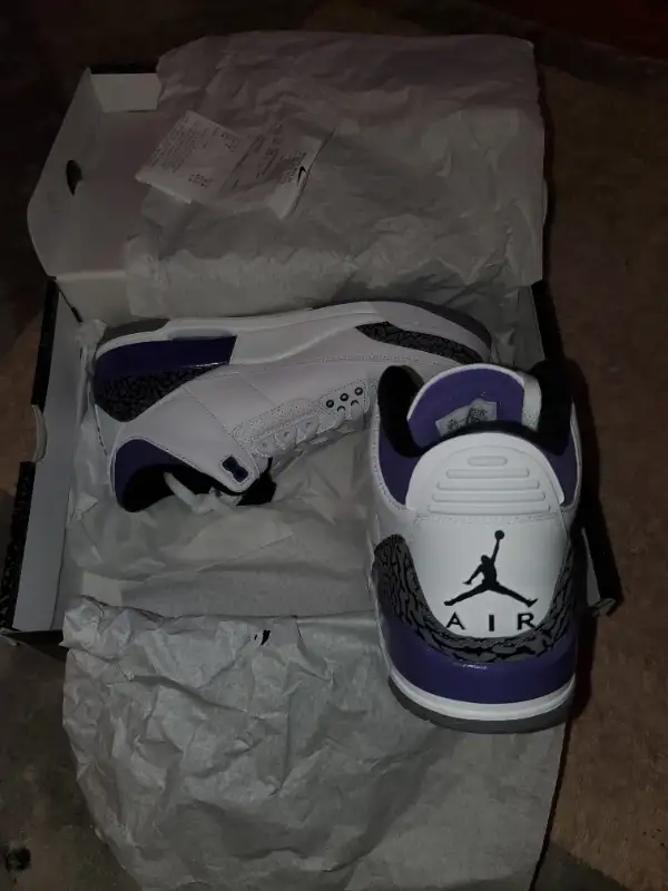 Air jordan 3 retro in Men's Shoes in City of Toronto - Image 3