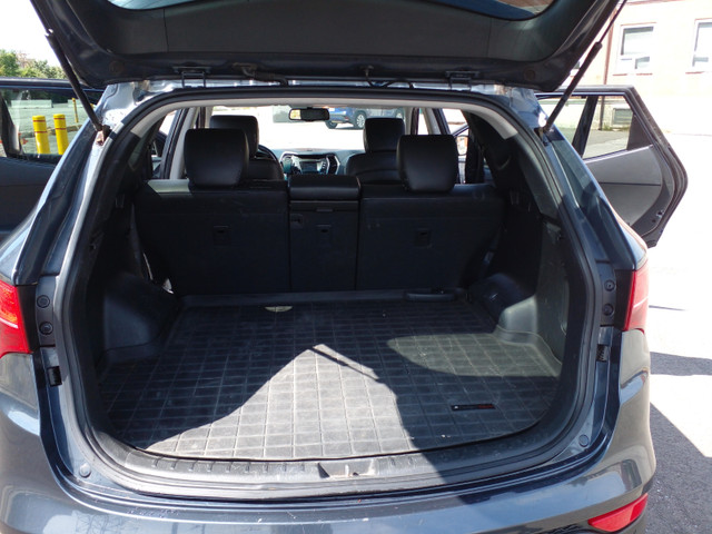 Hyundai Santa Fe in Cars & Trucks in City of Toronto - Image 4