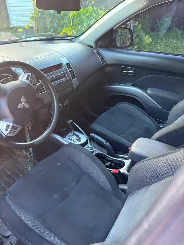 MITSUBISHI OUTLANDER 2009569252802410598403