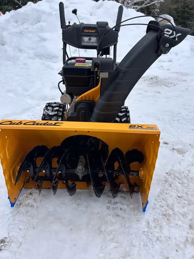 snowblower  in Power Tools in Stratford - Image 3