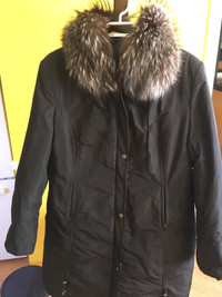 EUC Ladies Coat Fur Trim and Lining Size 52 XL