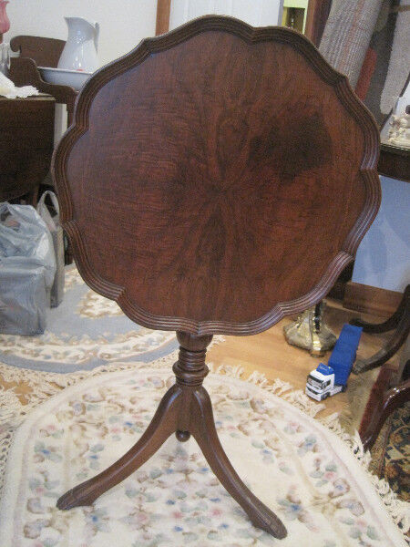 Antique Tilt Top Table in Home Décor & Accents in Fredericton
