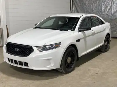 Ford Taurus 2014 INTERCEPTOR Police pack 97,000 Kilos CERTIFIÉS Très rare Intérieur Police Pack + Ba...