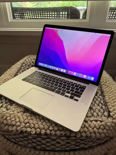 MacBook Pro 15" Retina (Mid 2015)  i7/16GB/256GB - Needs Battery, View more