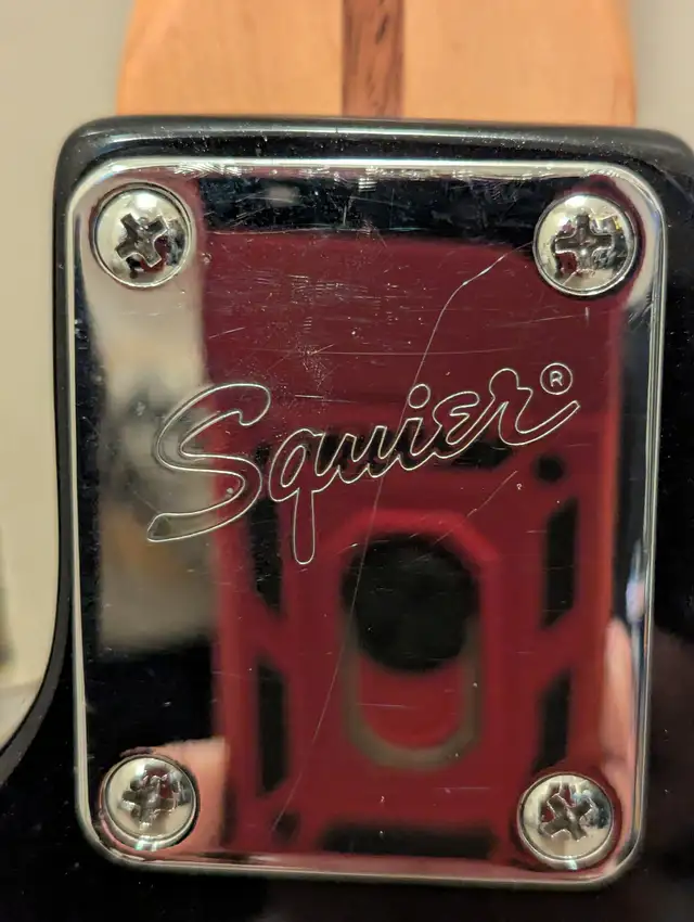 Electric Guitar Vintage 2005 Squier Stratocaster Standard Series in Guitars in Red Deer - Image 10