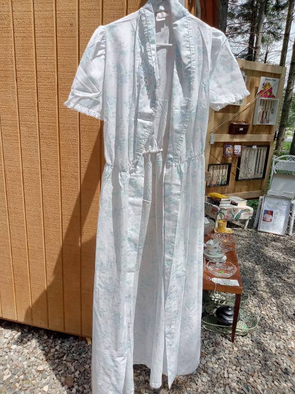 Vintage Clothing (Lot #1) in Multi-item in Oakville / Halton Region - Image 2