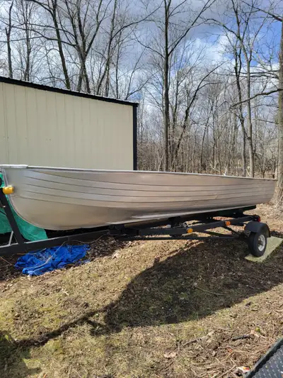 Selling aluminum boat with trailer Boat has no leaks, in great codition New transom Trailer has been...
