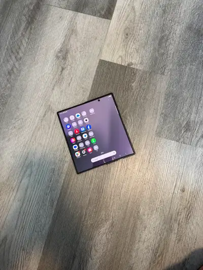 Black Samsung Galaxy Z Fold 7 256GB - Case, View more