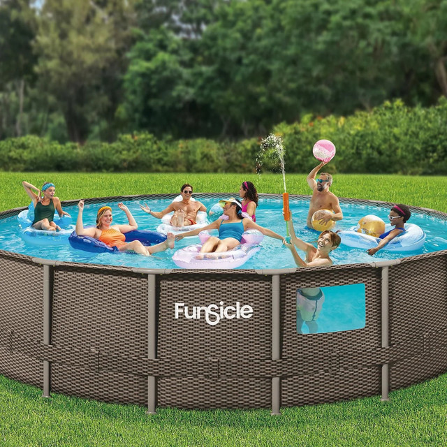 Funsicle 18 ft Crystal Vue Oasis in Hot Tubs & Pools in Sarnia