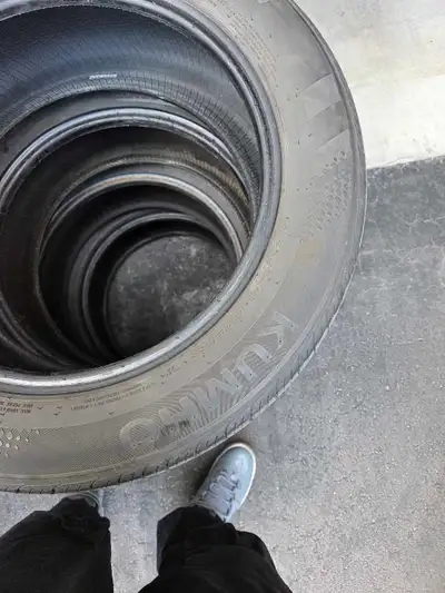 Selling a set of all season for honda 205 55 r16