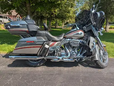 2016 UL/ CVO, Bike has been meticulously maintained and always stored indoors. Fresh tires and break...